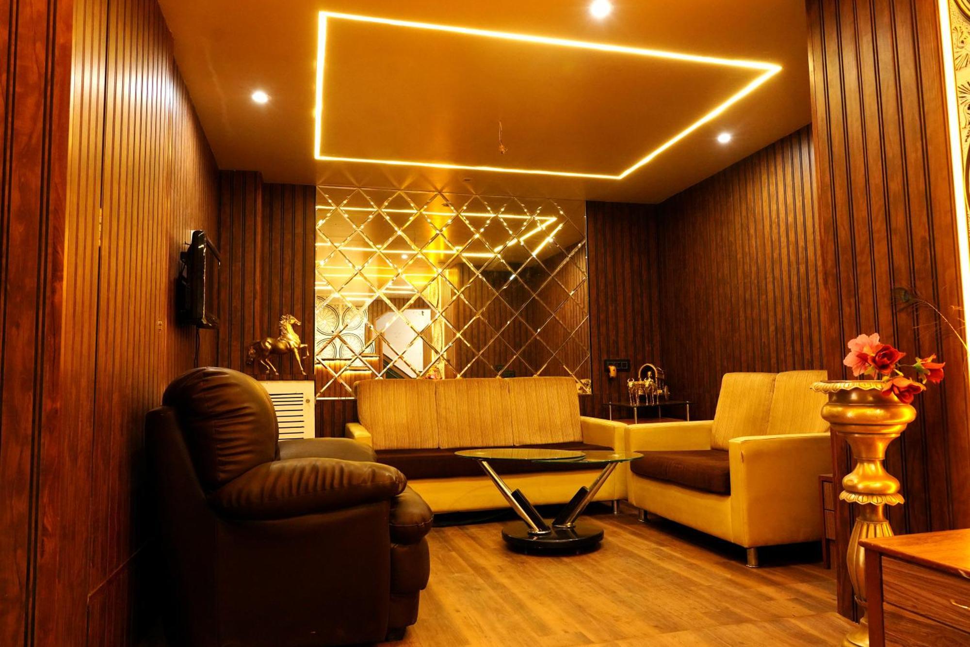 Hotel Padma Krishna Pune Esterno foto