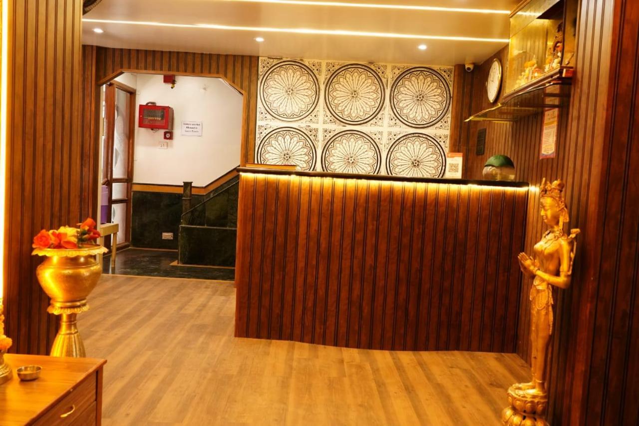 Hotel Padma Krishna Pune Esterno foto